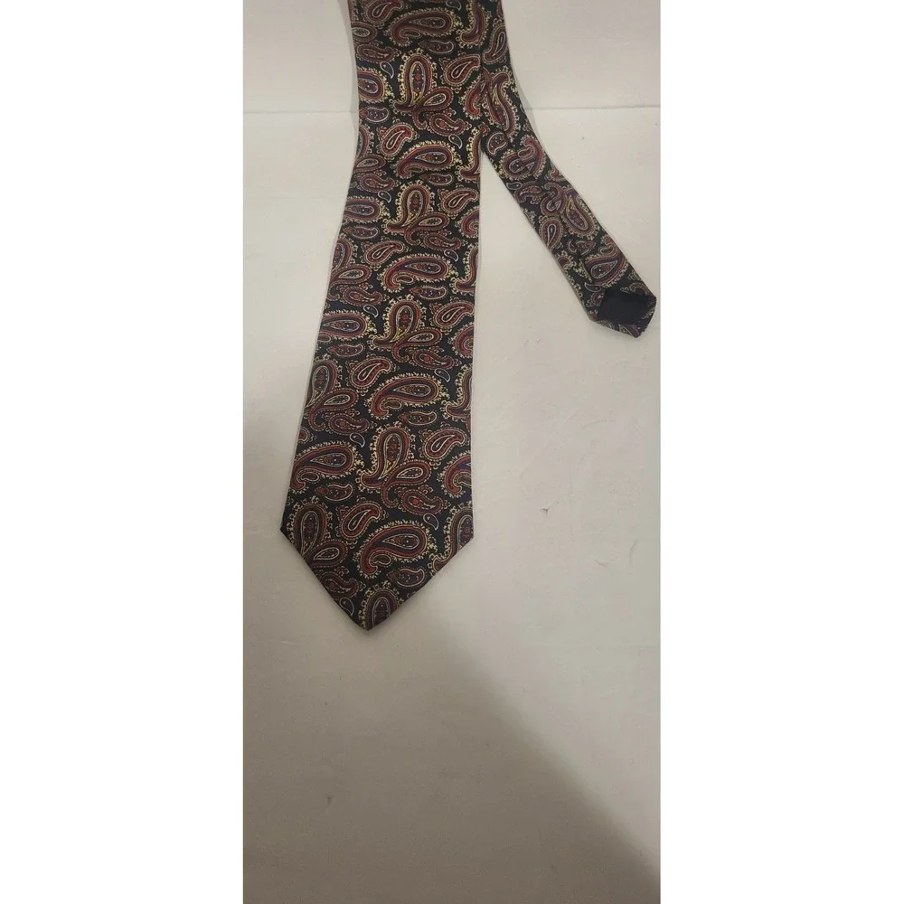 Brooks Brothers Makers Mens Tie All Silk Hand Made In U.S.A.‎